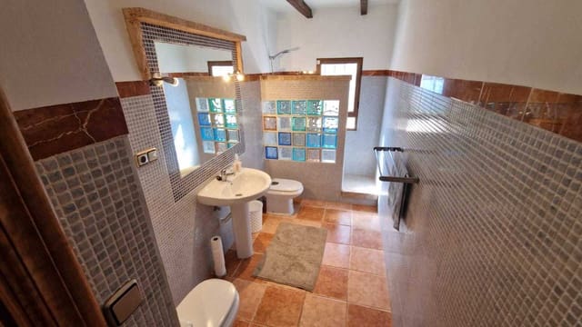 Chalet de 4 habitaciones en Hondón de los Frailes en venta con piscina - 379.950 € (Ref: 9985847)