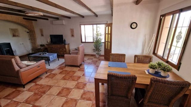 Chalet de 4 habitaciones en Hondón de los Frailes en venta con piscina - 379.950 € (Ref: 9985847)