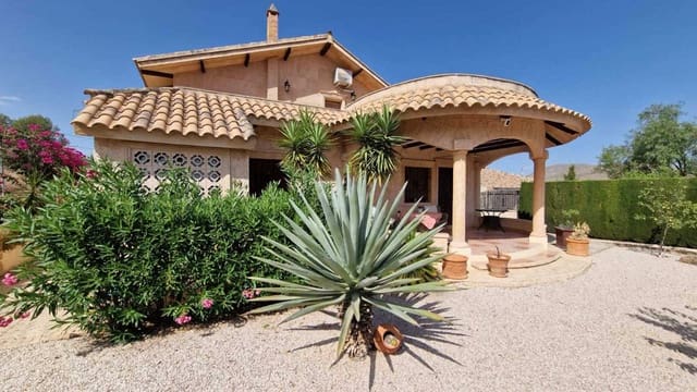 Chalet de 4 habitaciones en Hondón de los Frailes en venta con piscina - 379.950 € (Ref: 9985847)