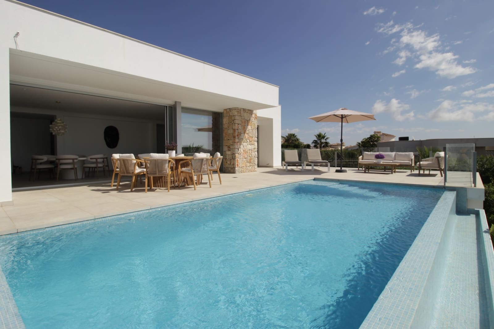 4 bedroom Villa for rent in Benitachell / Benitatxell with pool garage - € 3,000 (Ref: 10031300)