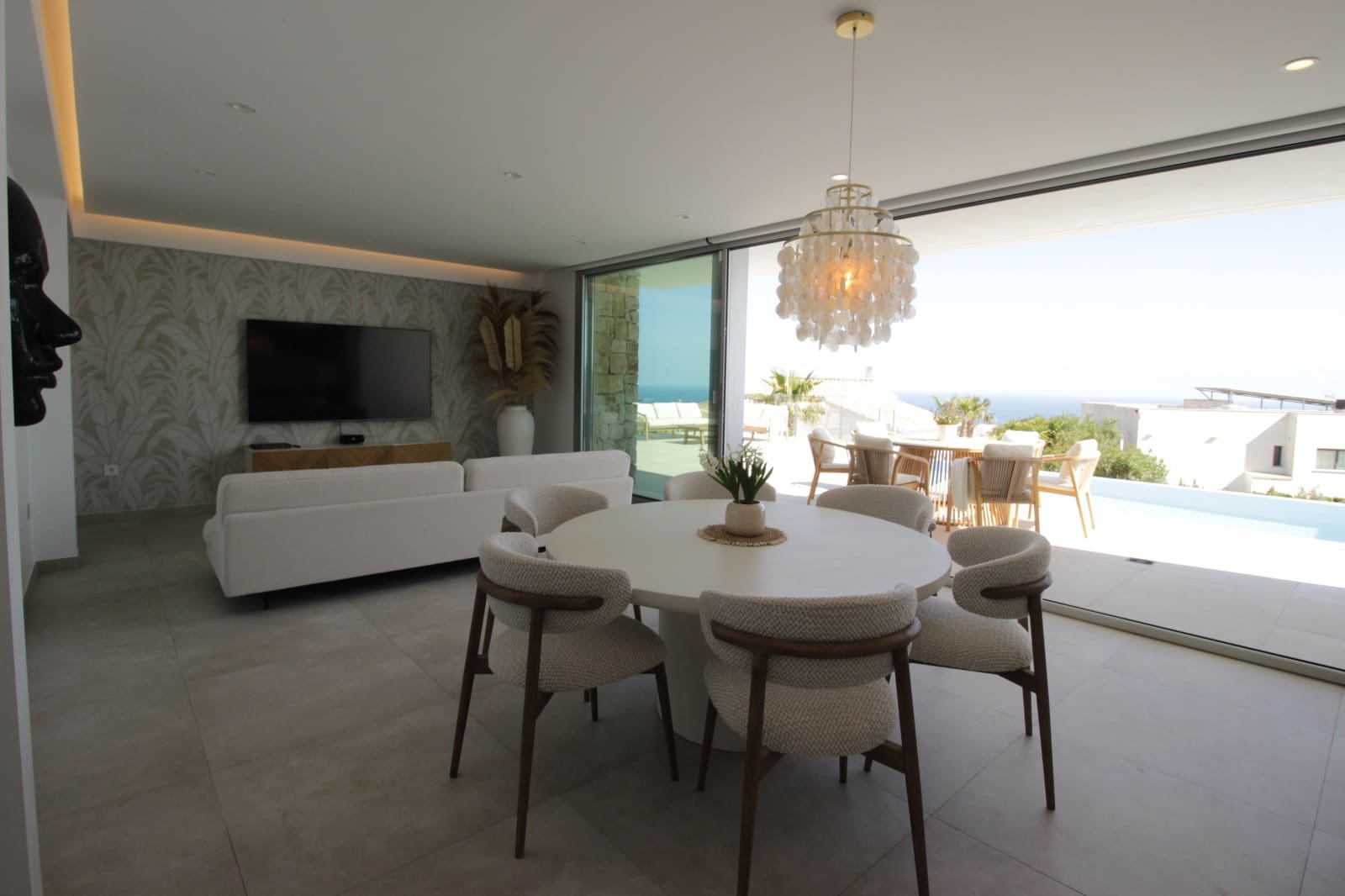 4 bedroom Villa for rent in Benitachell / Benitatxell with pool garage - € 3,000 (Ref: 10031300)