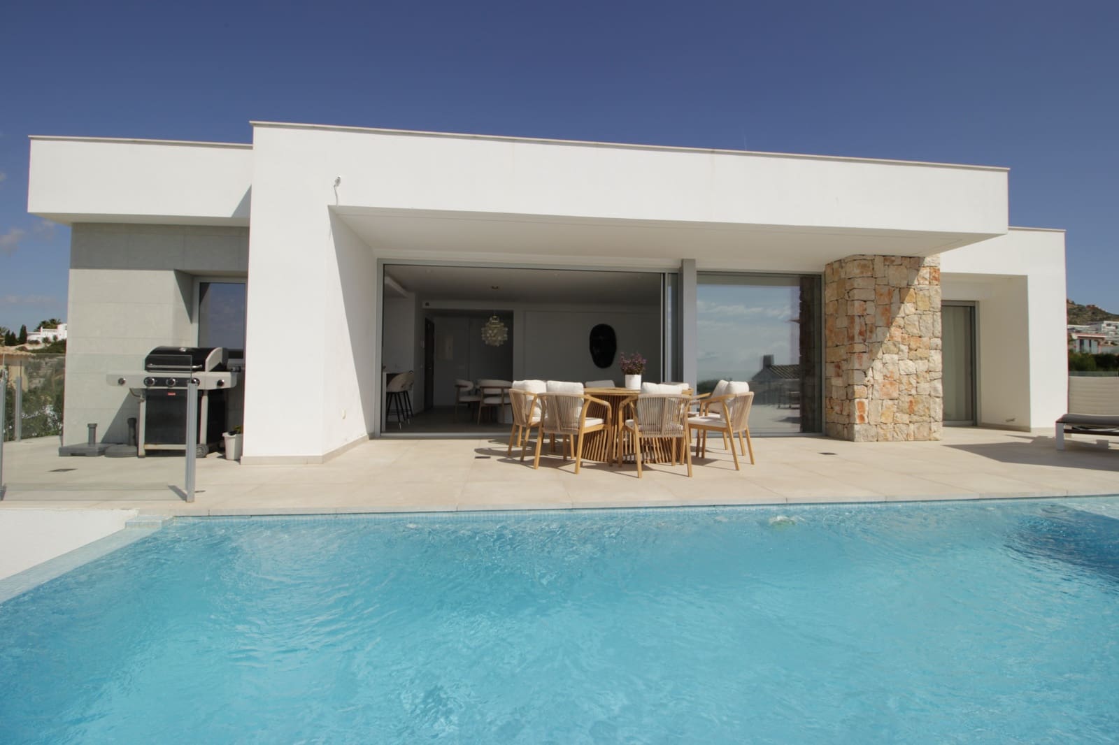 4 bedroom Villa for rent in Benitachell / Benitatxell with pool garage - € 3,000 (Ref: 10031300)