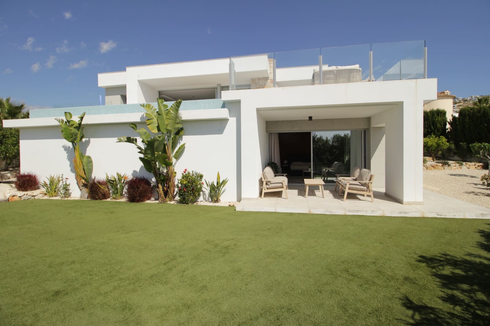 4 bedroom Villa for rent in Benitachell / Benitatxell with pool garage - € 3,000 (Ref: 10031300)