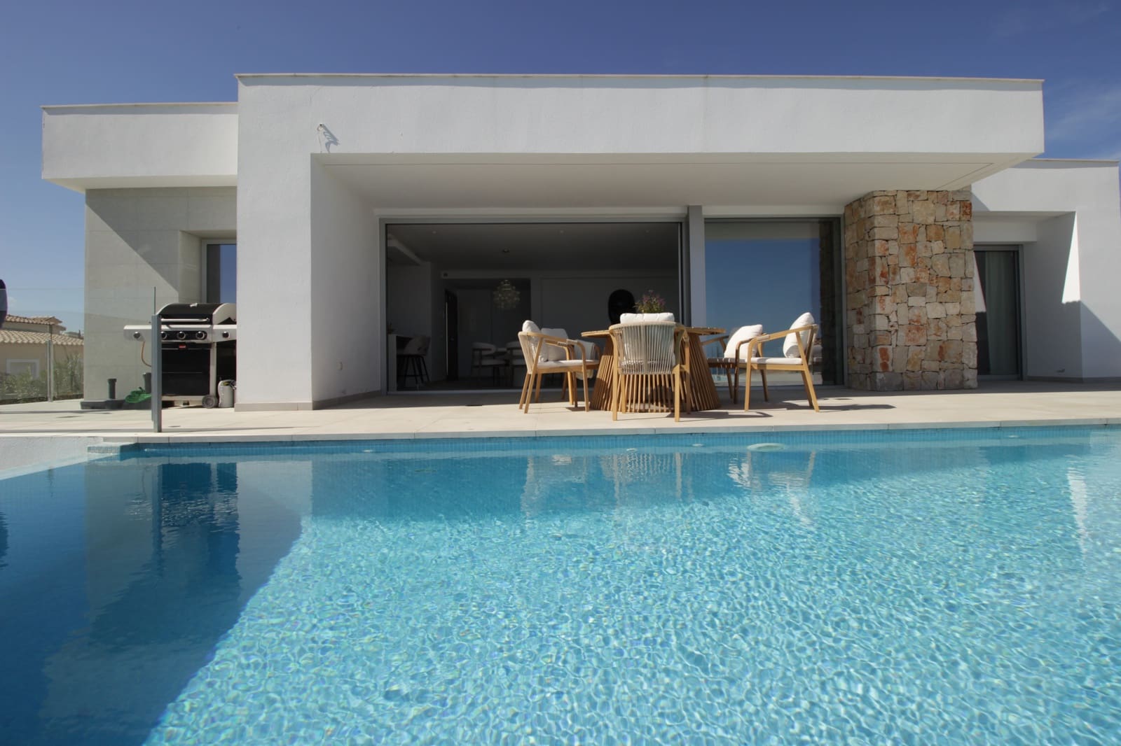 4 bedroom Villa for rent in Benitachell / Benitatxell with pool garage - € 3,000 (Ref: 10031300)