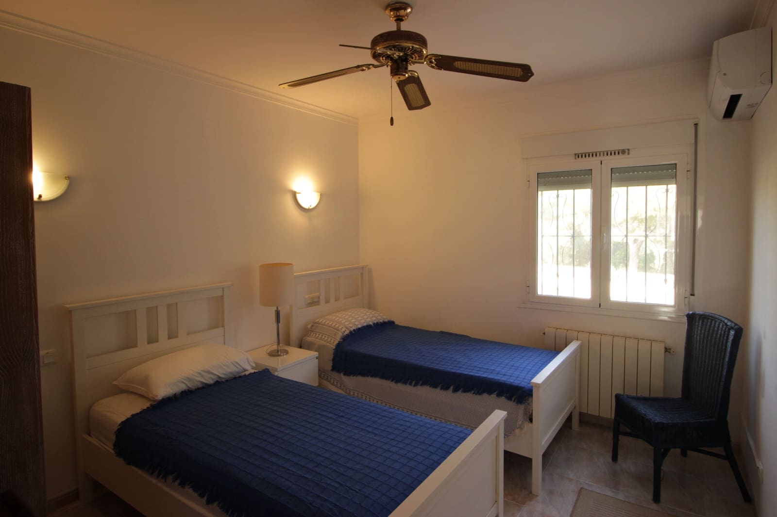 Villa/Maison de 4 chambres à louer à Javea / Xabia avec piscine garage - 1 800 € (Ref: 10073313)