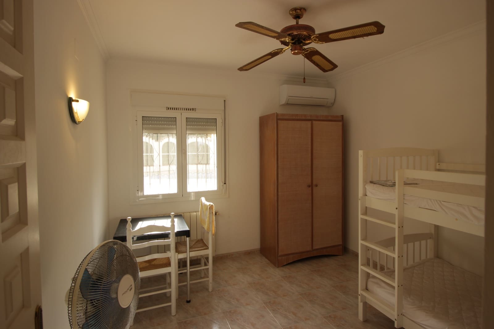 Villa/Maison de 4 chambres à louer à Javea / Xabia avec piscine garage - 1 800 € (Ref: 10073313)