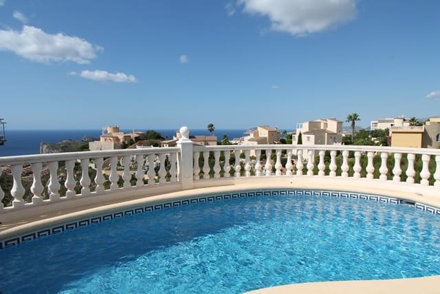 3 slaapkamer Villa voor vakantieverhuur in Benitachell / Benitatxell met zwembad - € 1.675 (Ref: 3224138)