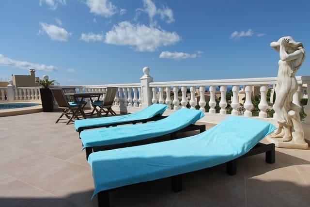 3 slaapkamer Villa voor vakantieverhuur in Benitachell / Benitatxell met zwembad - € 1.675 (Ref: 3224138)