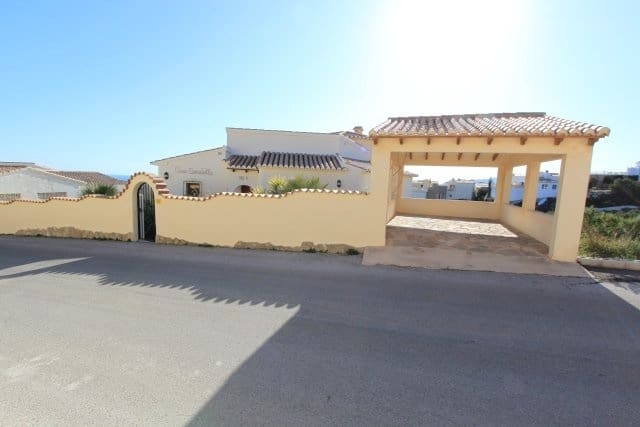 3 slaapkamer Villa voor vakantieverhuur in Benitachell / Benitatxell met zwembad - € 1.675 (Ref: 3224138)