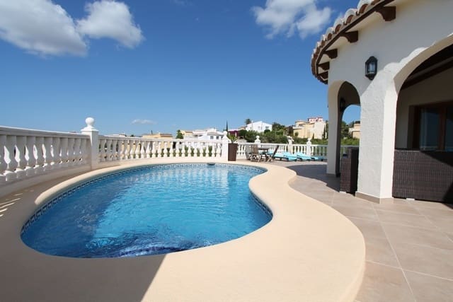 3 slaapkamer Villa voor vakantieverhuur in Benitachell / Benitatxell met zwembad - € 1.675 (Ref: 3224138)