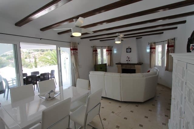 3 slaapkamer Villa voor vakantieverhuur in Moraira, Teulada-Moraira met zwembad - € 1.670 (Ref: 3228501)