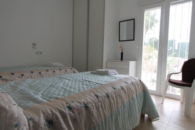 3 slaapkamer Villa voor vakantieverhuur in Moraira, Teulada-Moraira met zwembad - € 1.670 (Ref: 3228501)