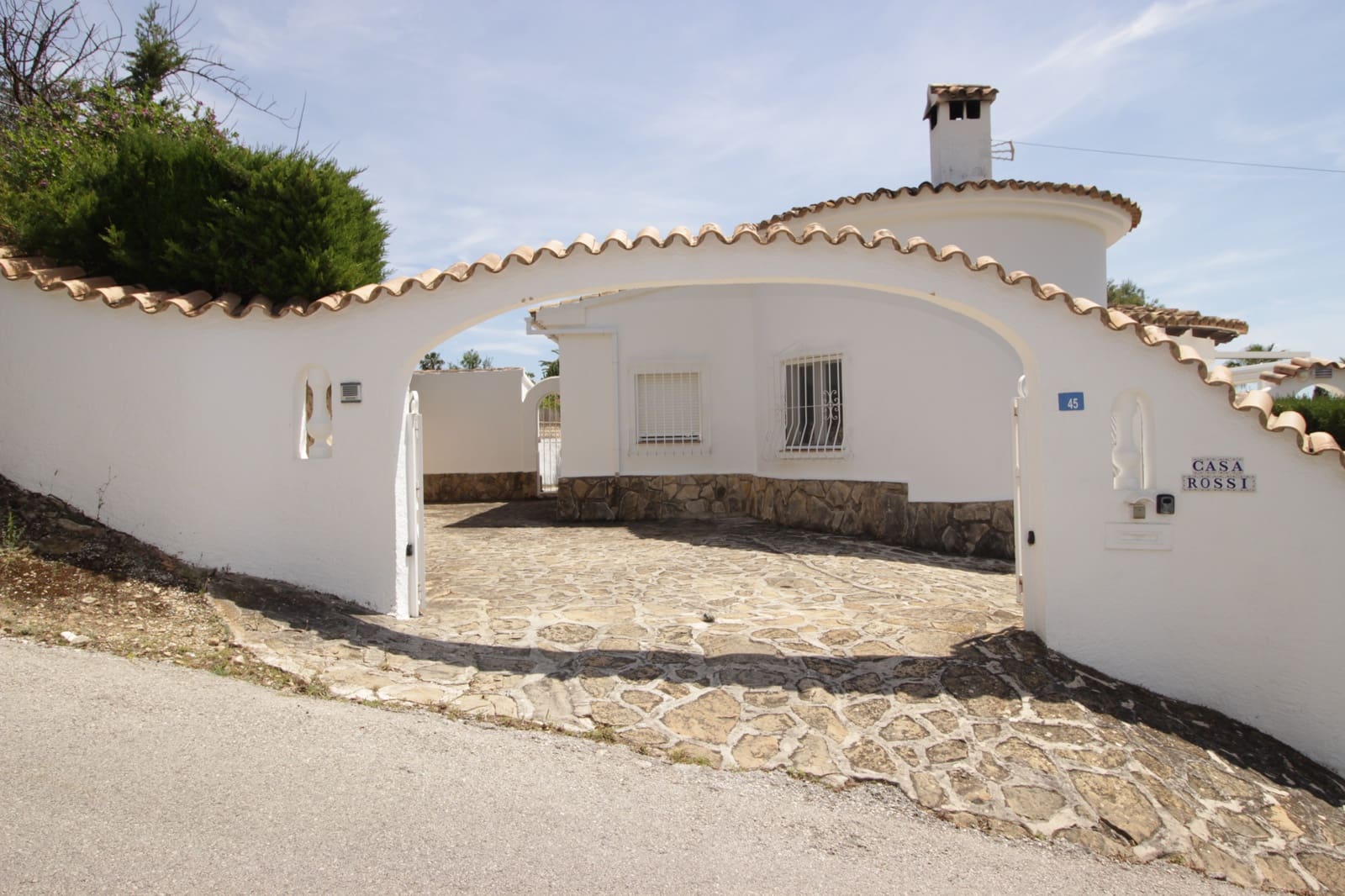 3 bedroom Villa for rent in Moraira with pool garage - € 1,450 (Ref: 3635651)