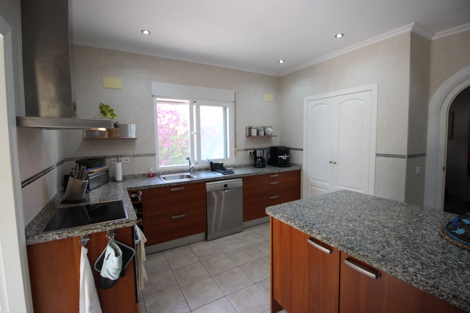 3 bedroom Villa for rent in Javea / Xabia with pool garage - € 1,600 (Ref: 9309216)