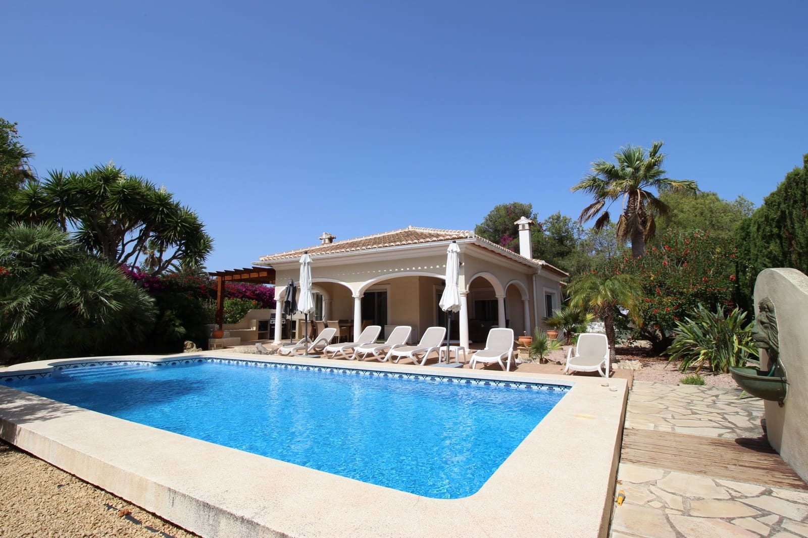 3 bedroom Villa for rent in Javea / Xabia with pool garage - € 1,600 (Ref: 9309216)