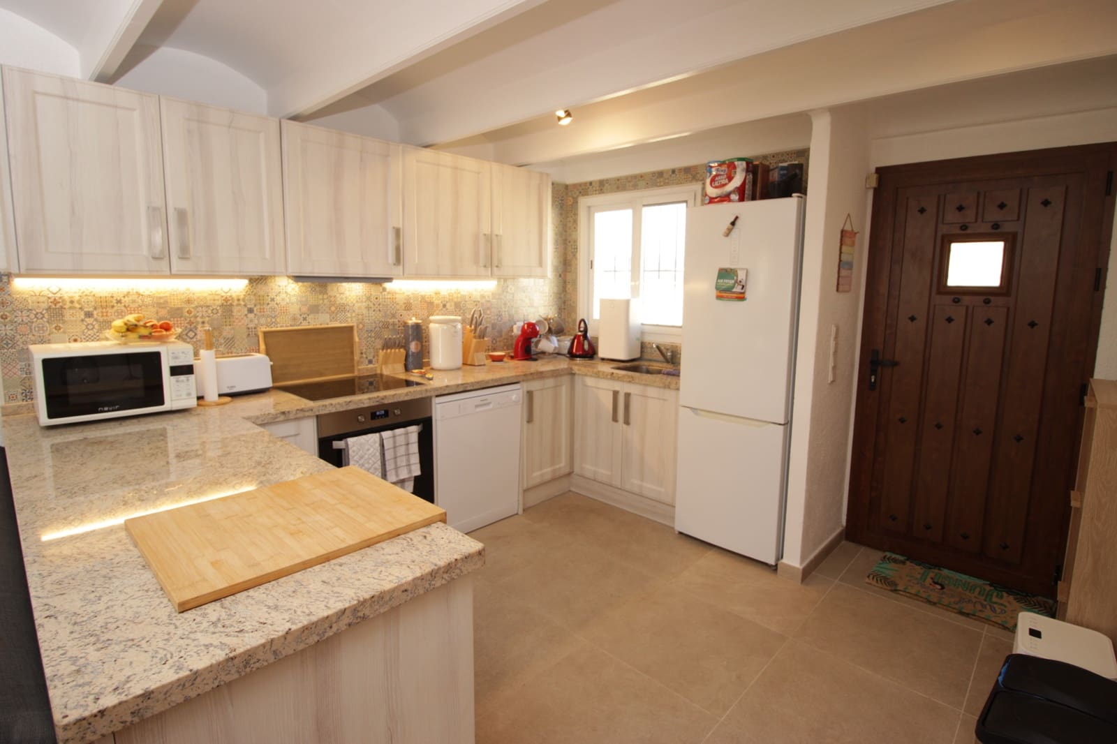 2 bedroom Bungalow for rent in Moraira - € 1,200 (Ref: 9834225)