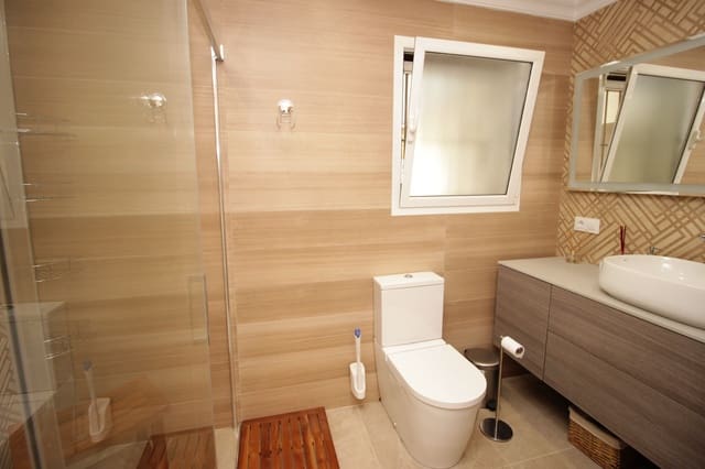 Bungalow de 2 habitaciones en Moraira, Teulada-Moraira en alquiler con piscina - 1.200 € (Ref: 9834225)