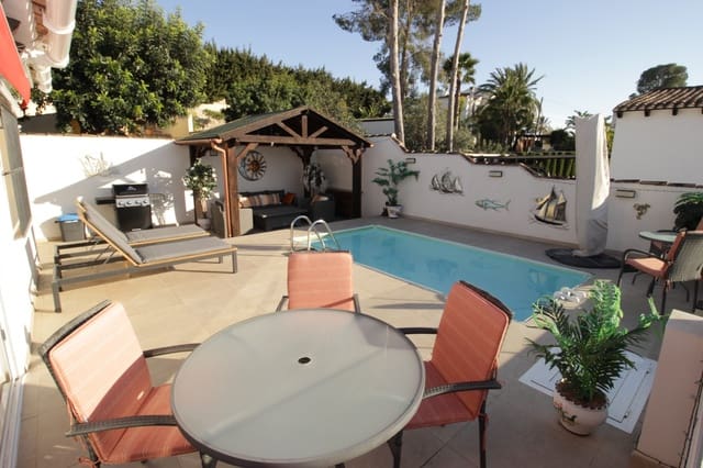Bungalow de 2 habitaciones en Moraira, Teulada-Moraira en alquiler con piscina - 1.200 € (Ref: 9834225)