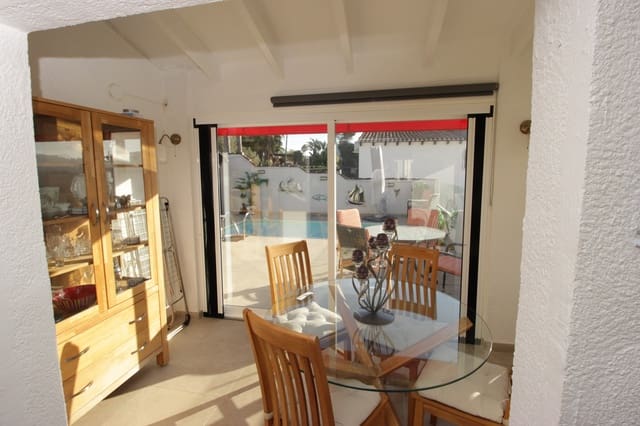 Bungalow de 2 habitaciones en Moraira, Teulada-Moraira en alquiler con piscina - 1.200 € (Ref: 9834225)