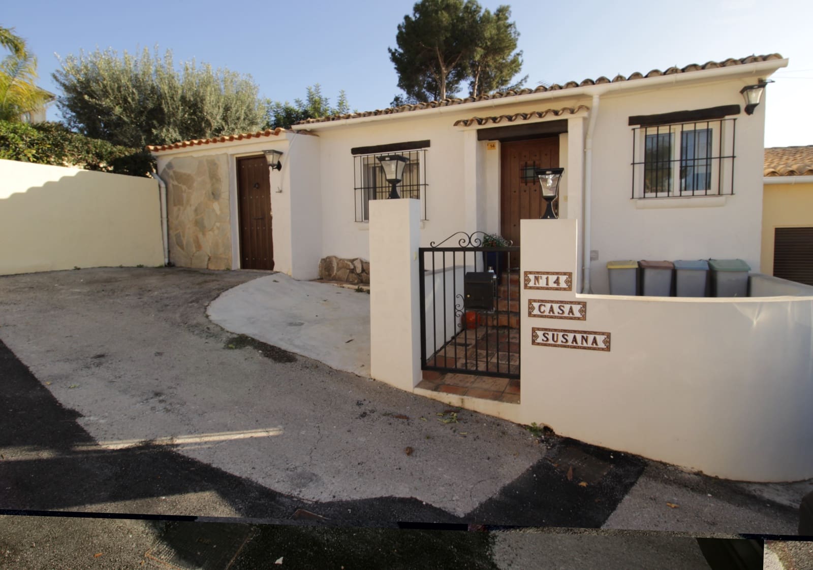 2 bedroom Bungalow for rent in Moraira - € 1,200 (Ref: 9834225)