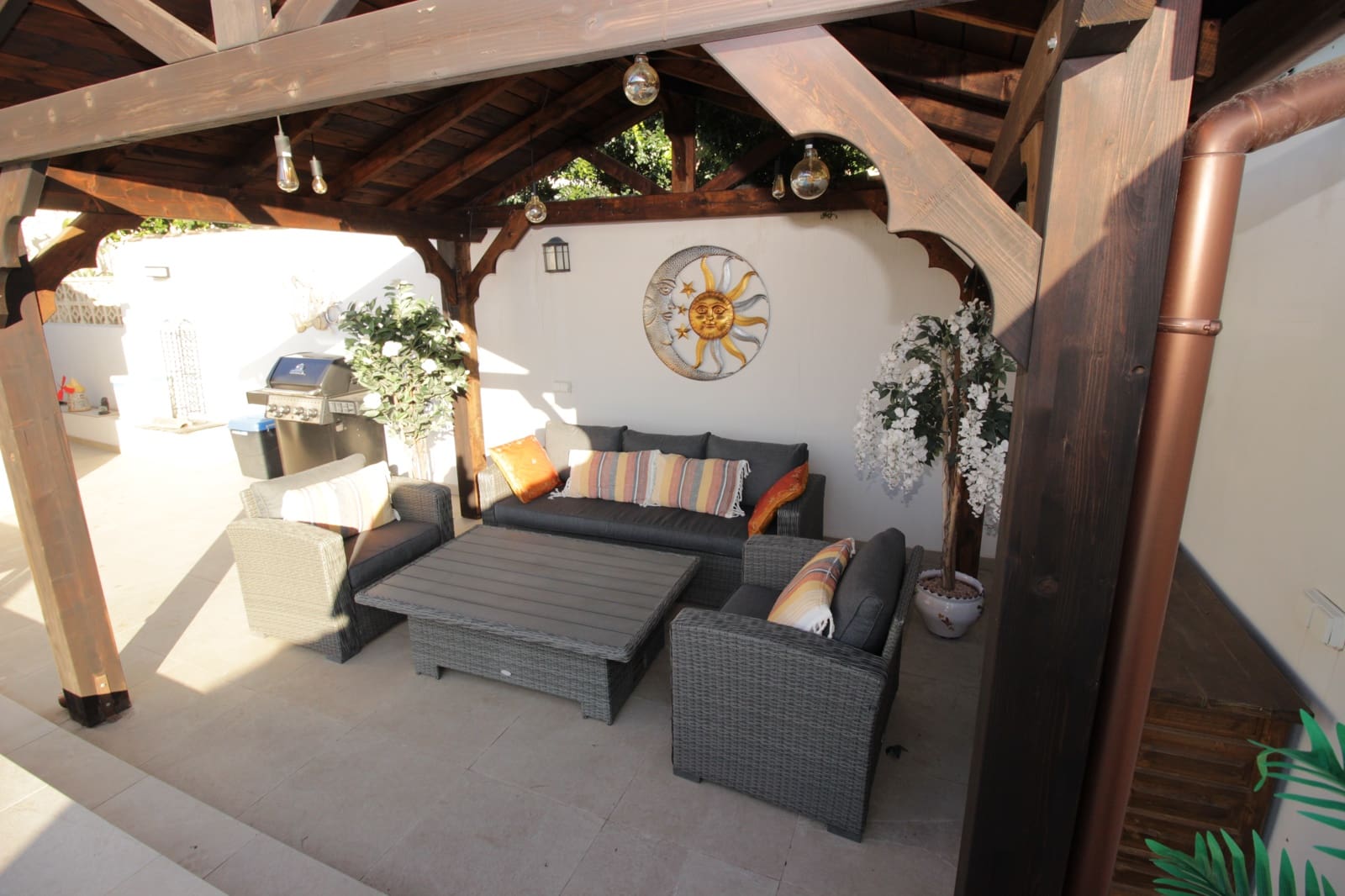 2 bedroom Bungalow for rent in Moraira - € 1,200 (Ref: 9834225)