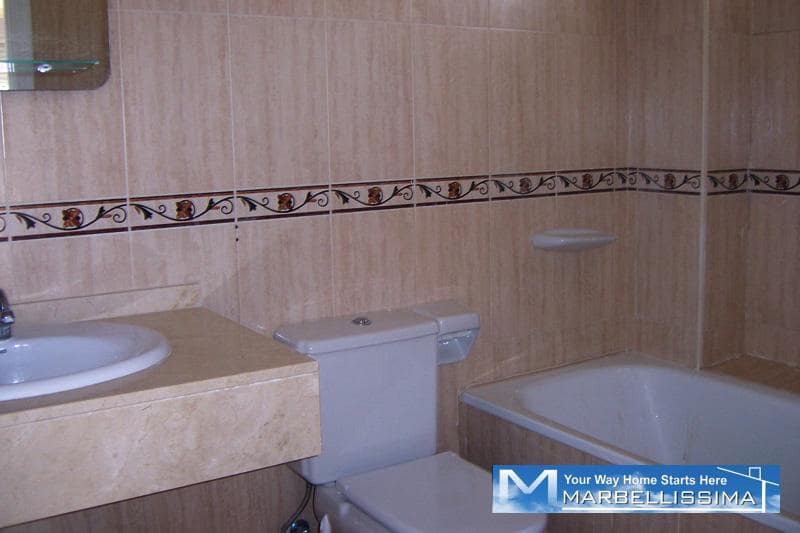 3 soveværelse Strandlejlighed til salg i Marbella med swimmingpool garage - € 550.000 (Ref: 9759609)