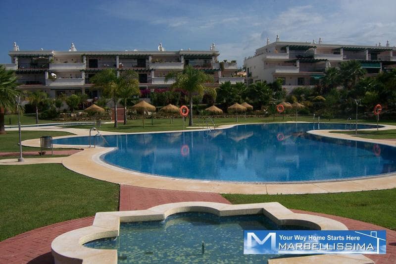 3 soveværelse Strandlejlighed til salg i Marbella med swimmingpool garage - € 550.000 (Ref: 9759609)