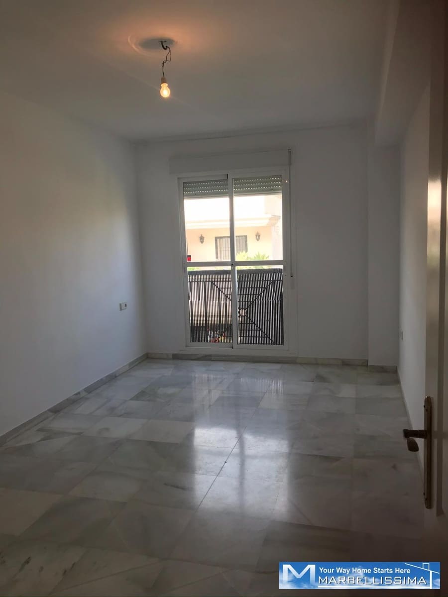 3 soveværelse Strandlejlighed til salg i Marbella med swimmingpool garage - € 550.000 (Ref: 9759609)