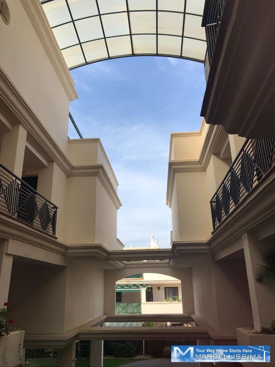 3 soveværelse Strandlejlighed til salg i Marbella med swimmingpool garage - € 550.000 (Ref: 9759609)