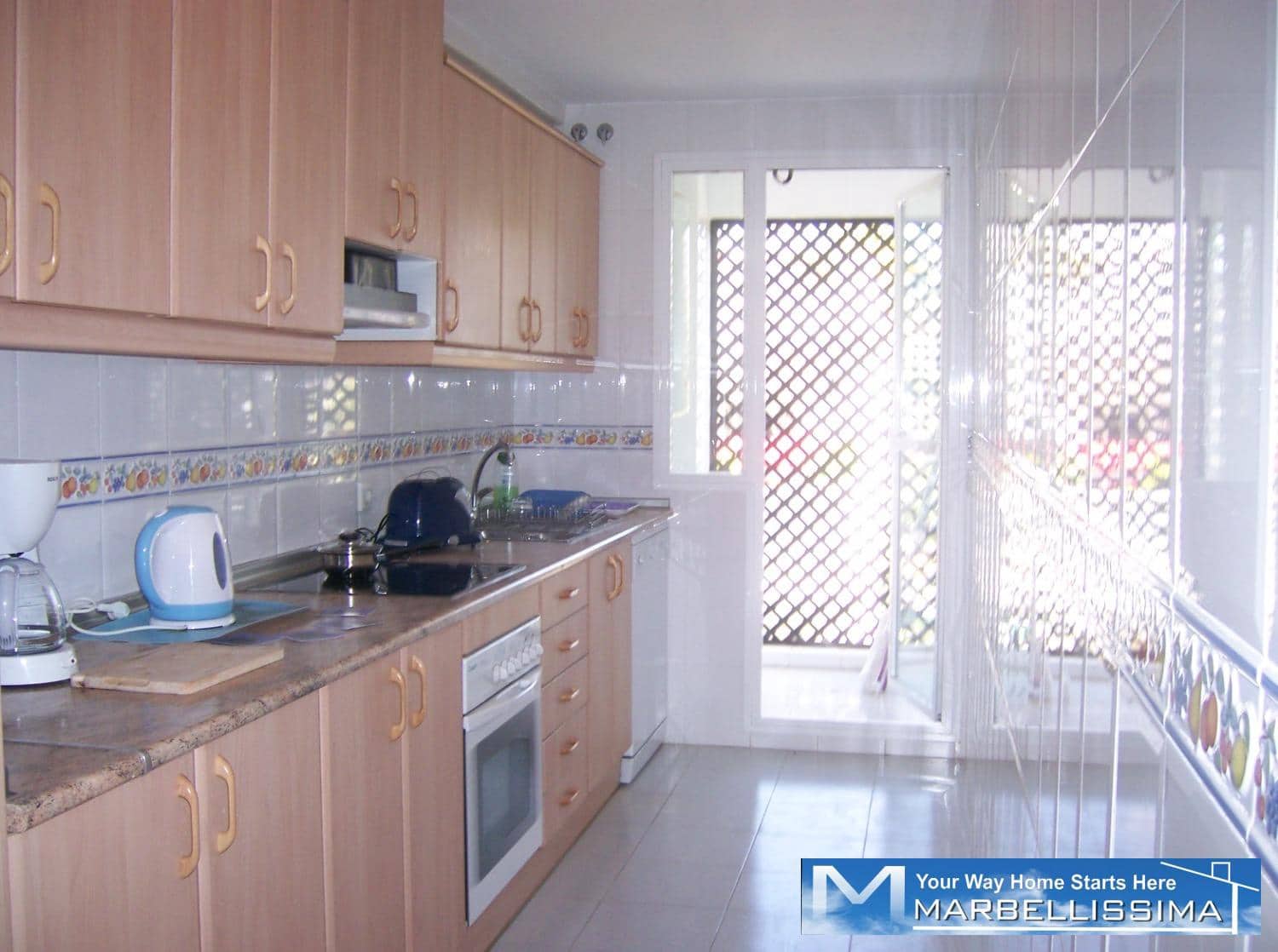 3 soveværelse Strandlejlighed til salg i Marbella med swimmingpool garage - € 550.000 (Ref: 9759609)