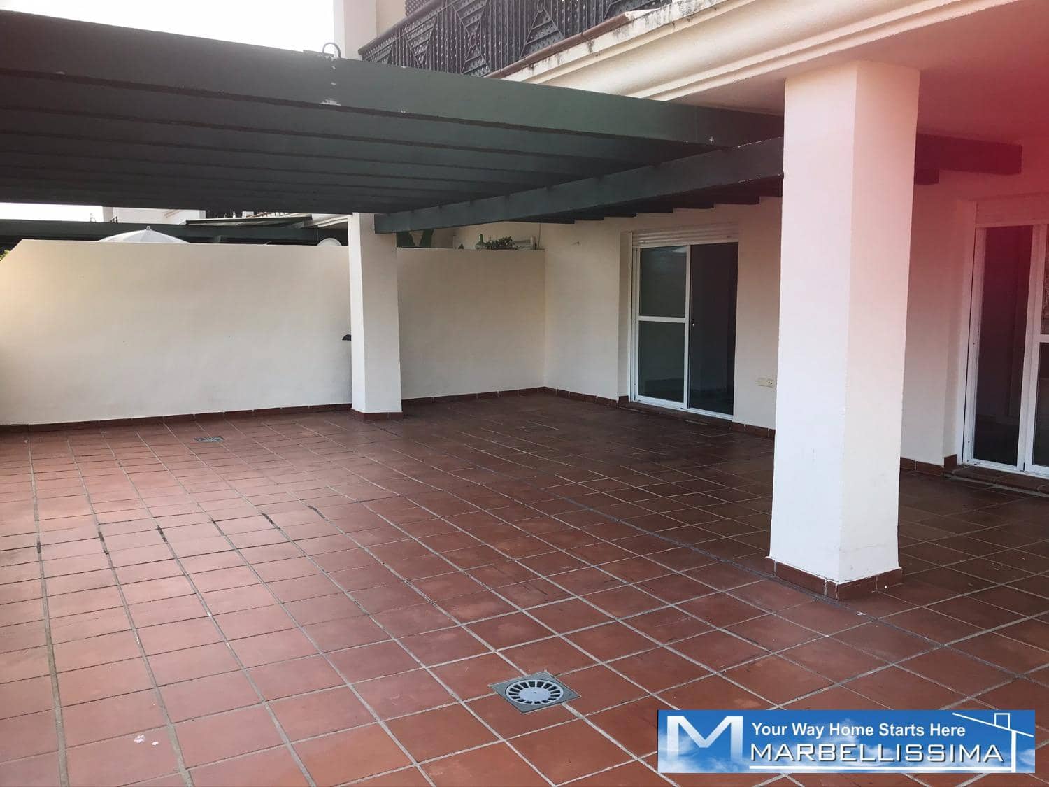 3 soveværelse Strandlejlighed til salg i Marbella med swimmingpool garage - € 550.000 (Ref: 9759609)