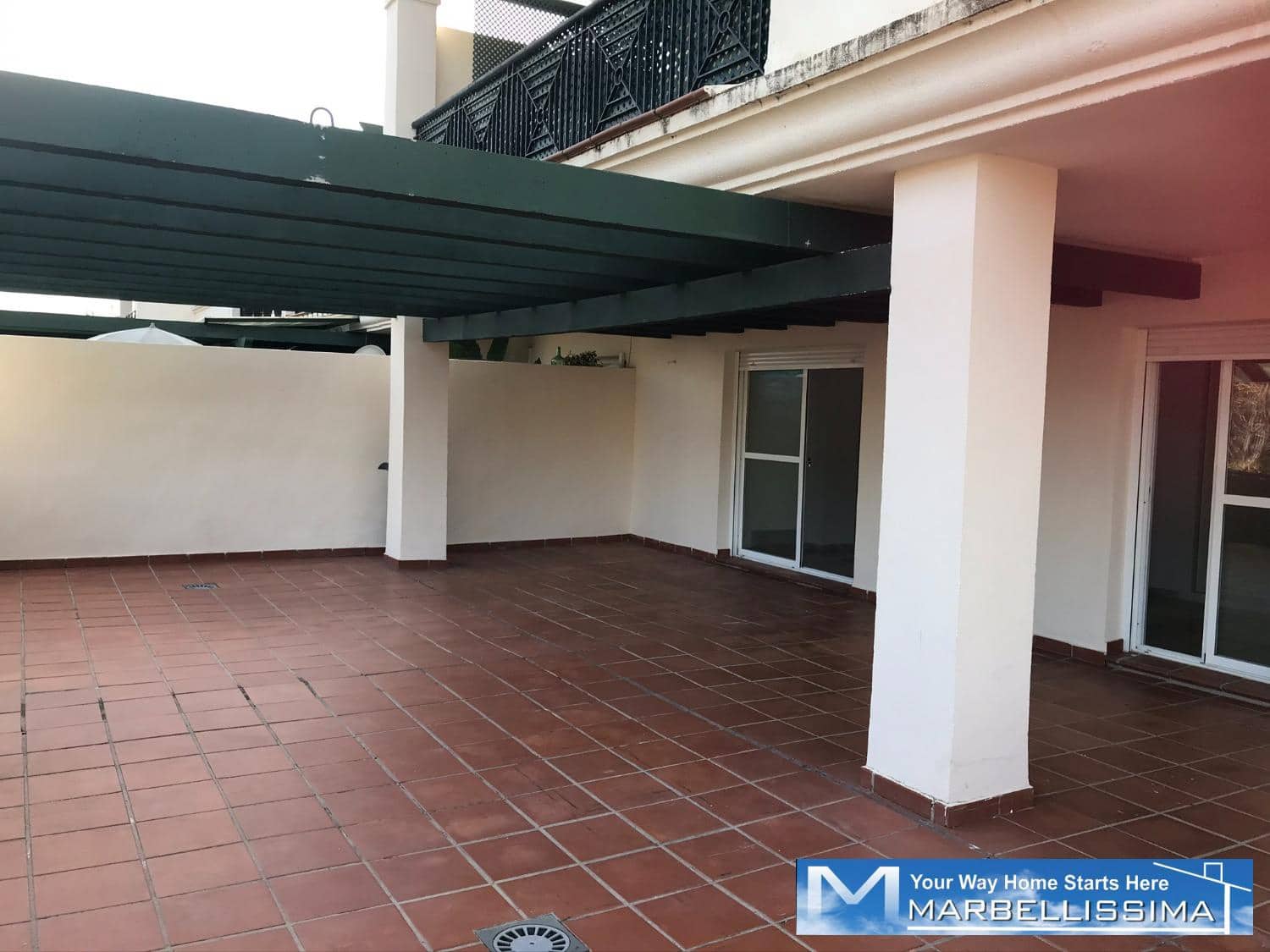 3 soveværelse Strandlejlighed til salg i Marbella med swimmingpool garage - € 550.000 (Ref: 9759609)