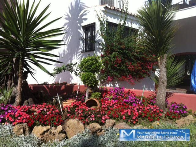 3 soveværelse Strandlejlighed til leje i Puerto Banus med swimmingpool garage - € 3.200 (Ref: 9759610)