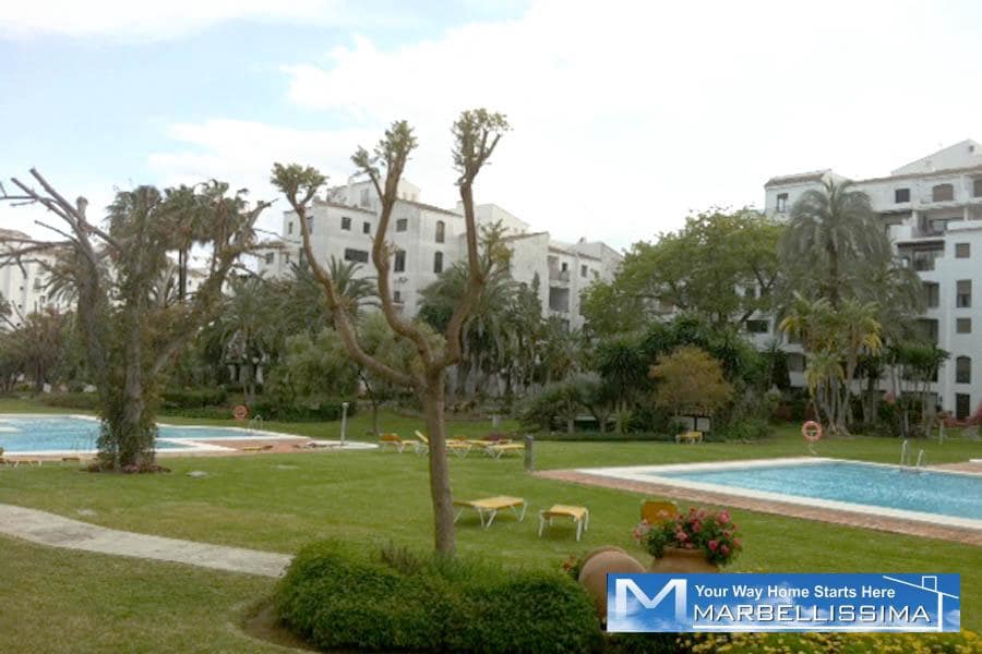 3 soveværelse Strandlejlighed til leje i Puerto Banus med swimmingpool garage - € 3.200 (Ref: 9759610)