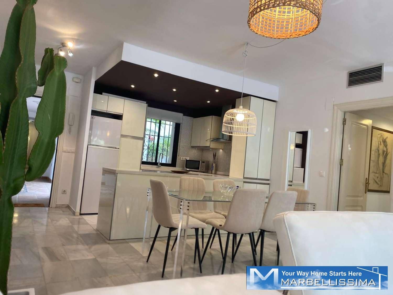 3 soveværelse Strandlejlighed til leje i Puerto Banus med swimmingpool garage - € 3.200 (Ref: 9759610)