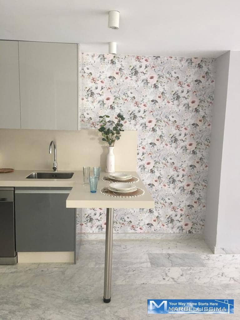 3 quarto Apartamento de Praia para arrendamento para férias em Puerto Banus com piscina Garagem - 4 200 € (Ref: 9759620)