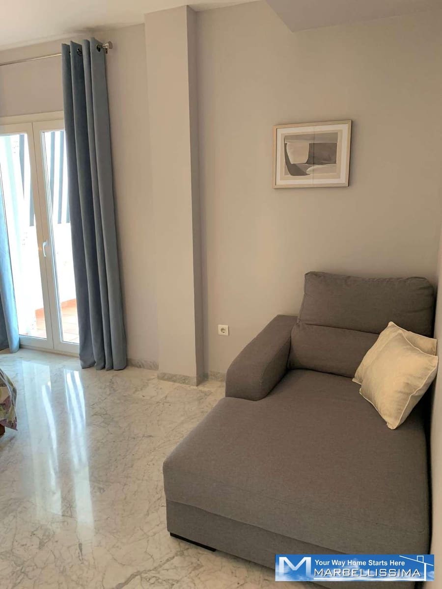 3 quarto Apartamento de Praia para arrendamento para férias em Puerto Banus com piscina Garagem - 4 200 € (Ref: 9759620)