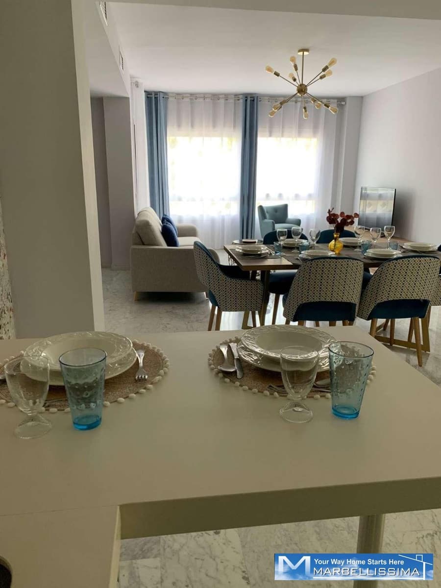 3 quarto Apartamento de Praia para arrendamento para férias em Puerto Banus com piscina Garagem - 4 200 € (Ref: 9759620)