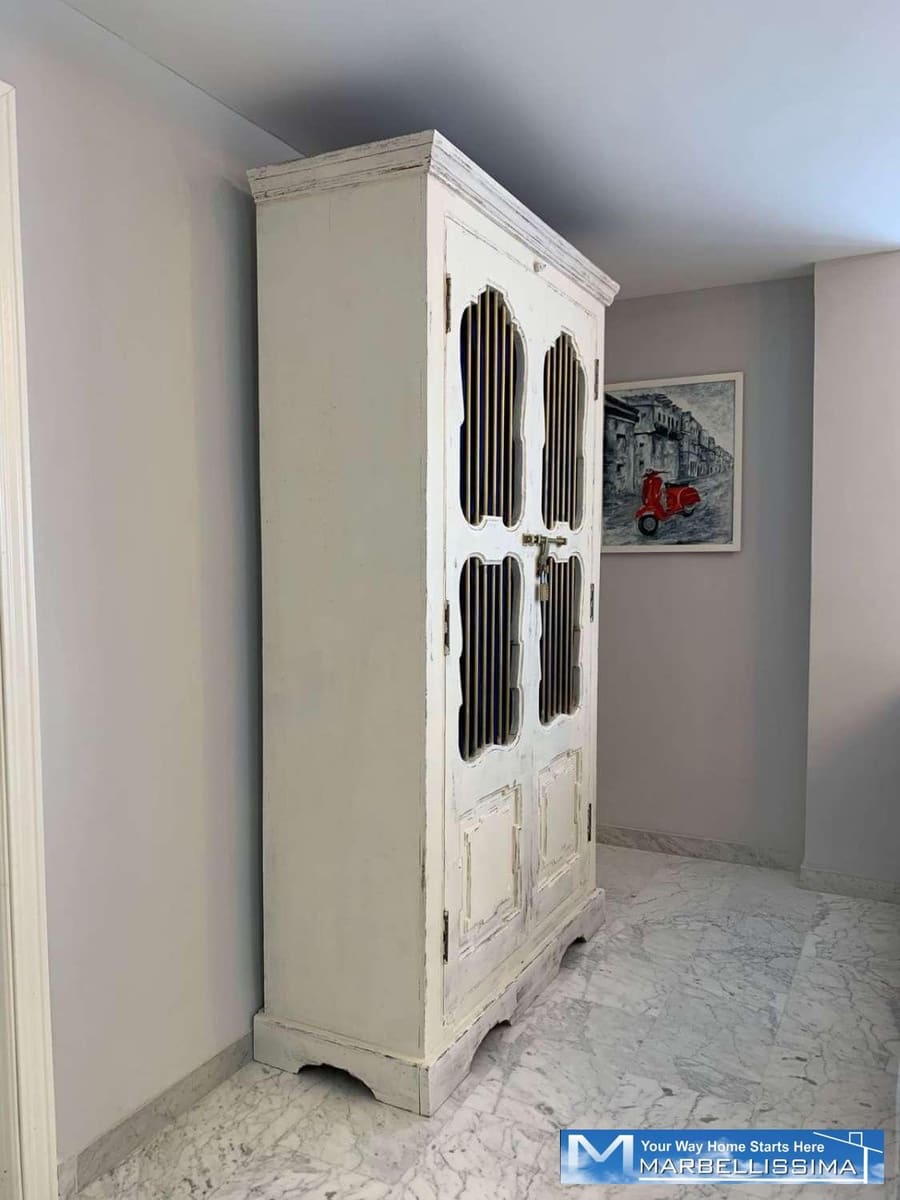 3 quarto Apartamento de Praia para arrendamento para férias em Puerto Banus com piscina Garagem - 4 200 € (Ref: 9759620)