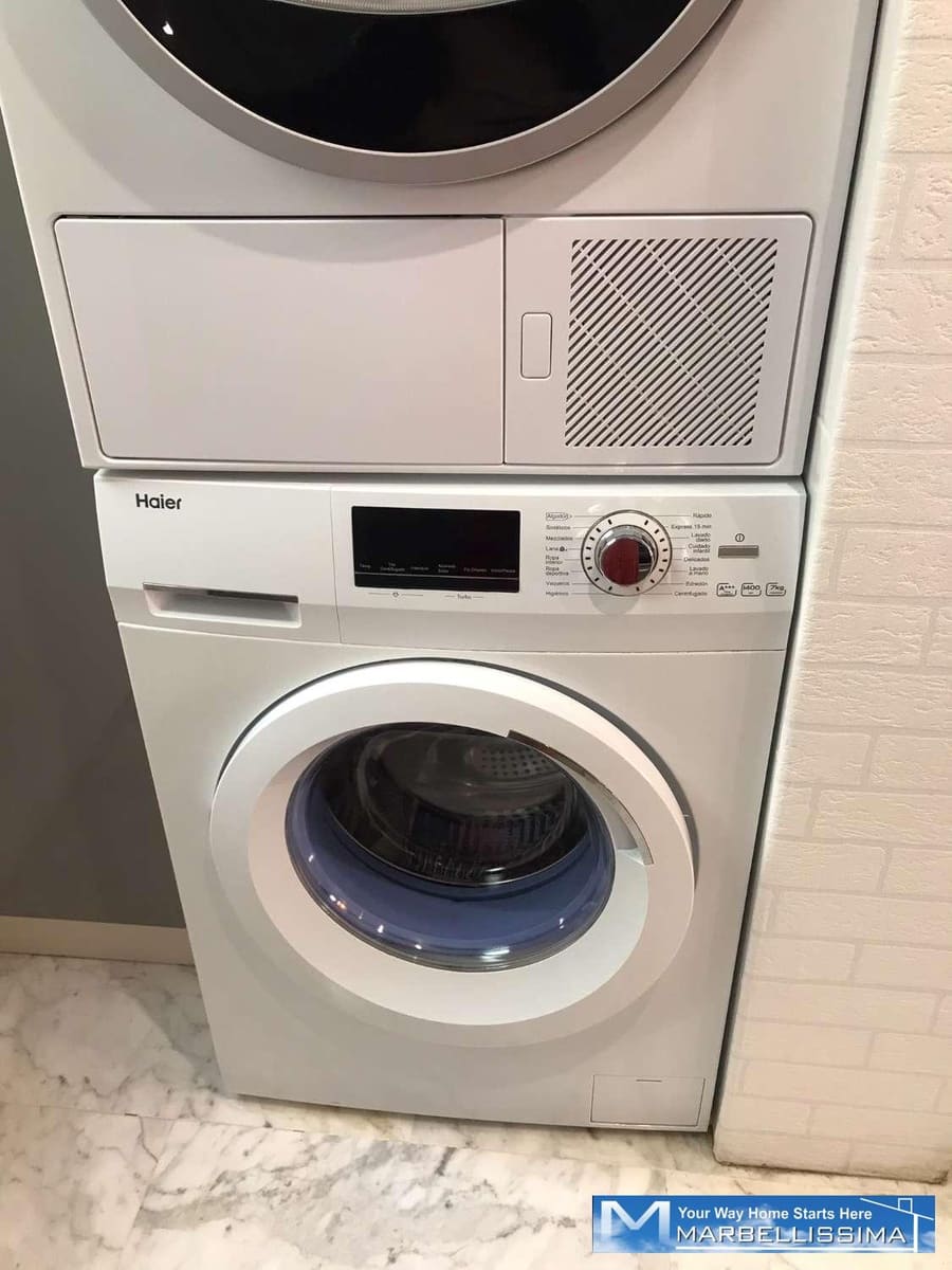 3 quarto Apartamento de Praia para arrendamento para férias em Puerto Banus com piscina Garagem - 4 200 € (Ref: 9759620)