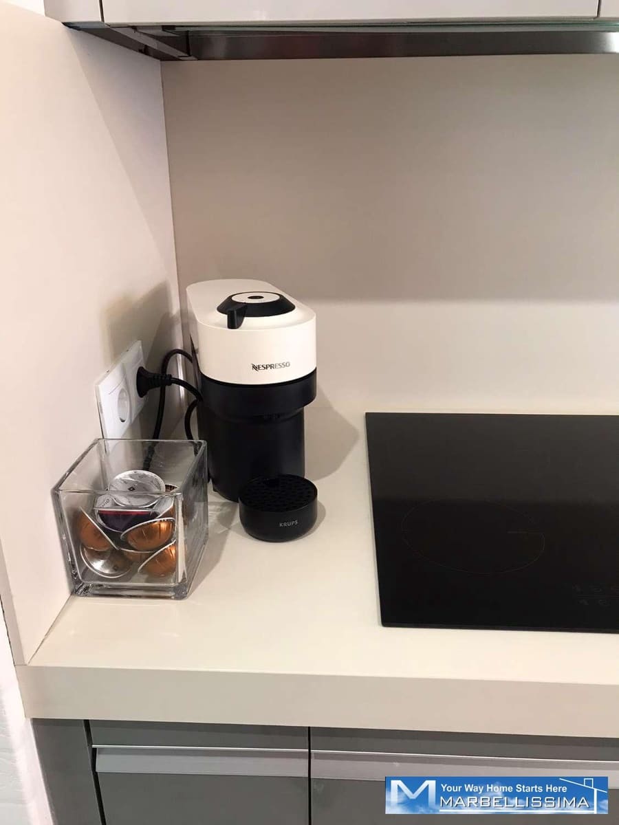 3 quarto Apartamento de Praia para arrendamento para férias em Puerto Banus com piscina Garagem - 4 200 € (Ref: 9759620)