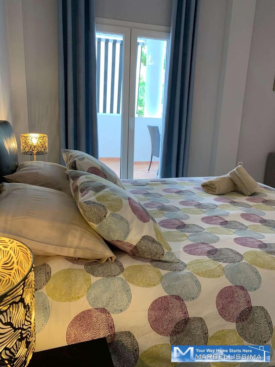 3 quarto Apartamento de Praia para arrendamento para férias em Puerto Banus com piscina Garagem - 4 200 € (Ref: 9759620)