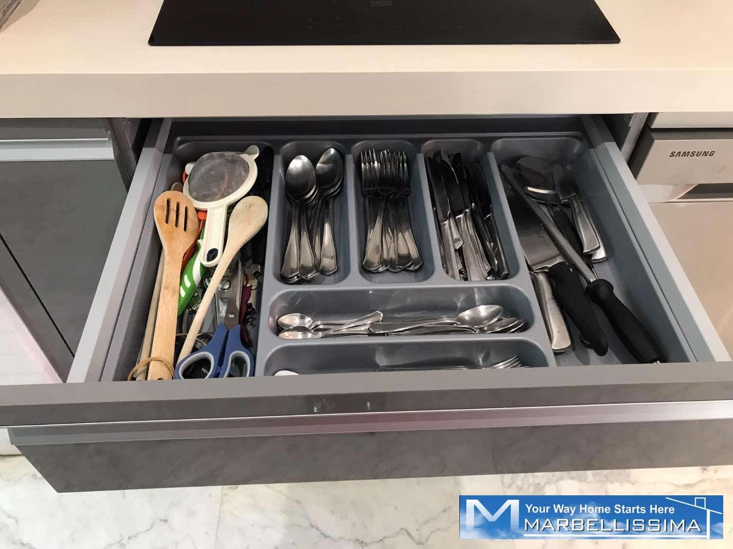 3 quarto Apartamento de Praia para arrendamento para férias em Puerto Banus com piscina Garagem - 4 200 € (Ref: 9759620)