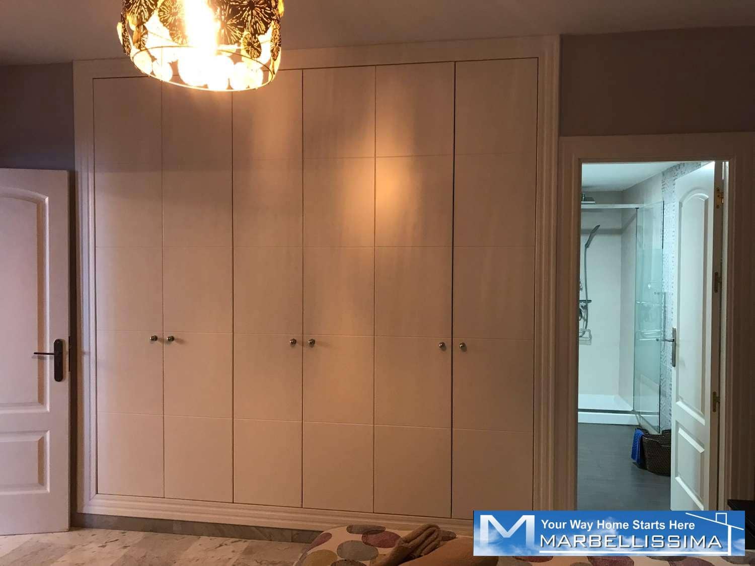 3 quarto Apartamento de Praia para arrendamento para férias em Puerto Banus com piscina Garagem - 4 200 € (Ref: 9759620)