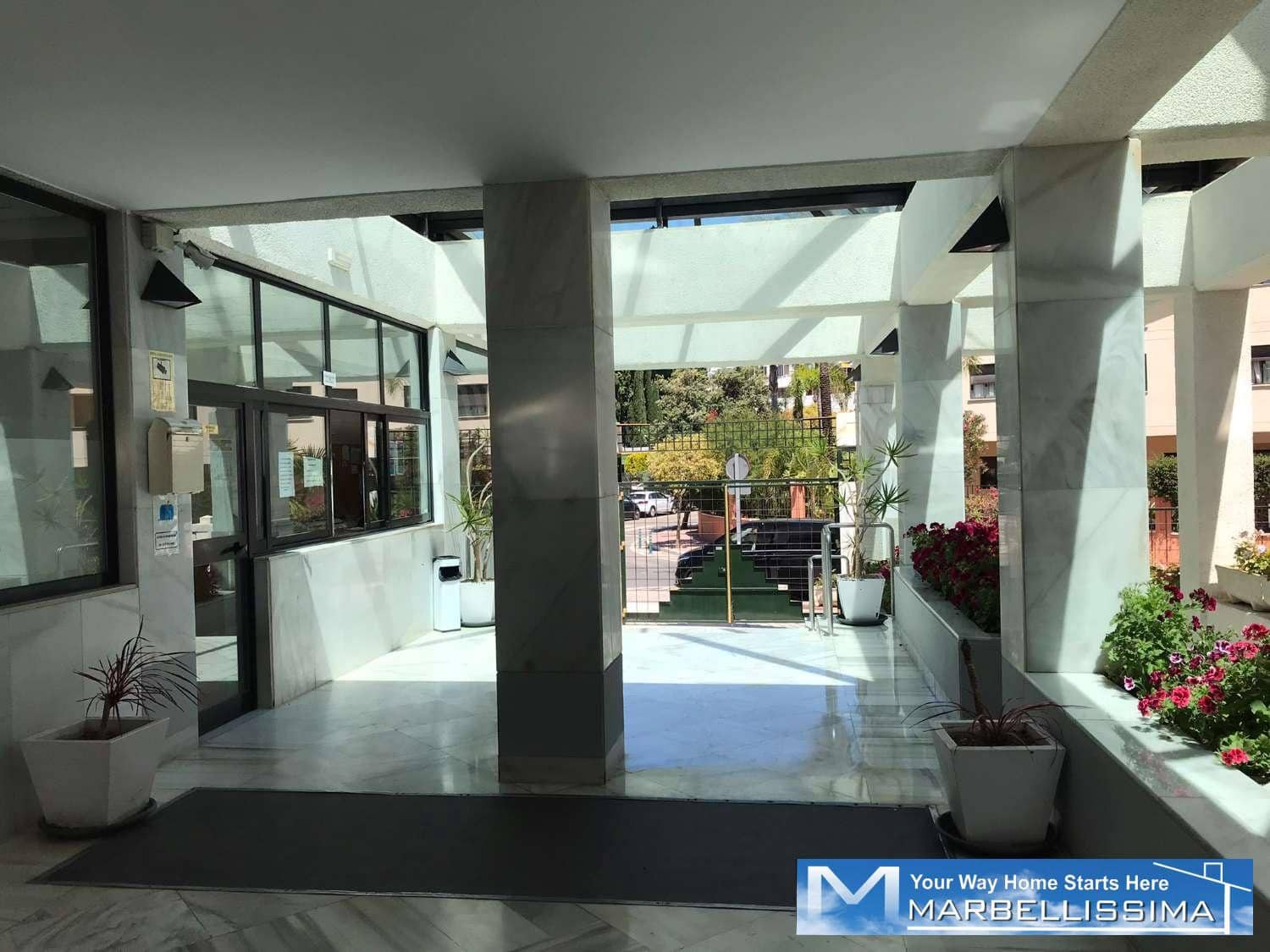 3 quarto Apartamento de Praia para arrendamento para férias em Puerto Banus com piscina Garagem - 4 200 € (Ref: 9759620)