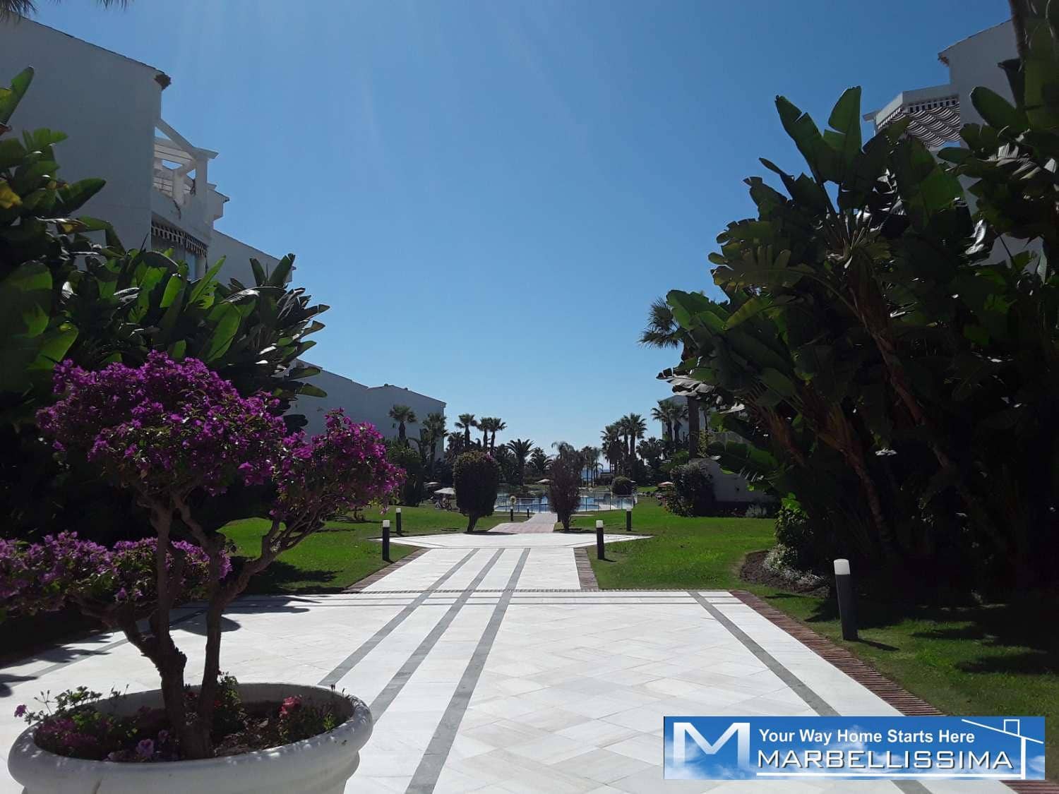 3 quarto Apartamento de Praia para arrendamento para férias em Puerto Banus com piscina Garagem - 4 200 € (Ref: 9759620)