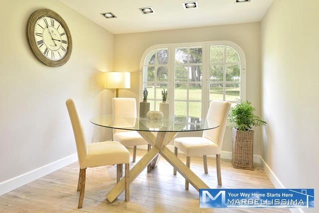 Terrain à Bâtir à vendre à Bahía de Marbella, Marbella - 4 000 000 € (Ref: 9759626)