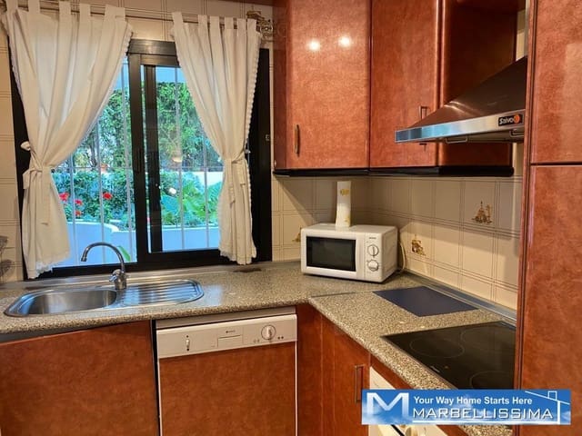 2 bedroom Beach Apartment for rent in Nueva Andalucia, Marbella with pool - € 1,800 (Ref: 9759627)