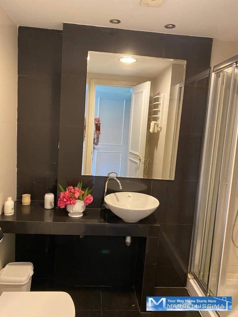 2 bedroom Beach Apartment for rent in Nueva Andalucia with pool - € 1,800 (Ref: 9759627)