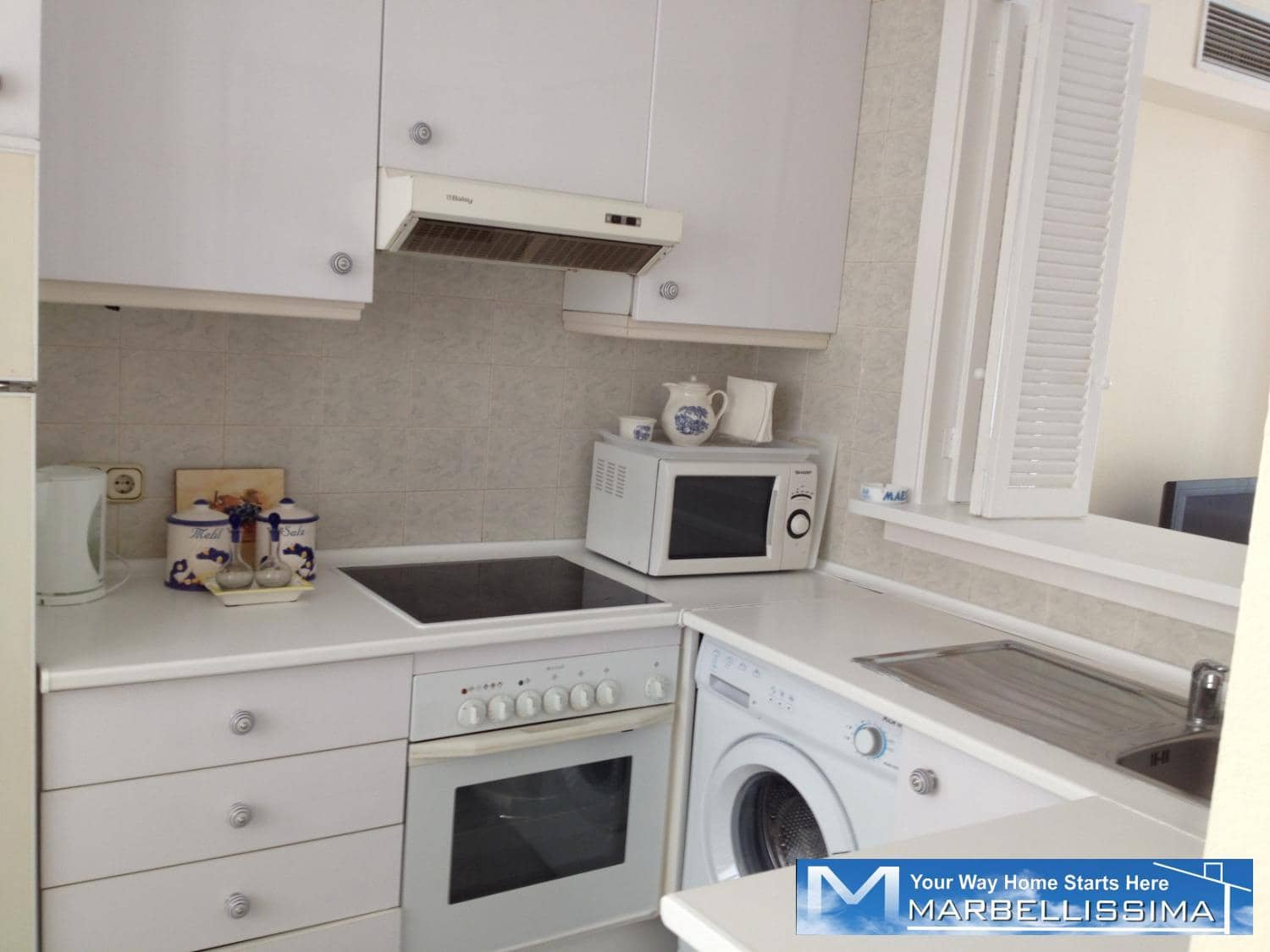 2 soveværelse Lejlighed til leje i Marbella med swimmingpool garage - € 2.400 (Ref: 9759629)